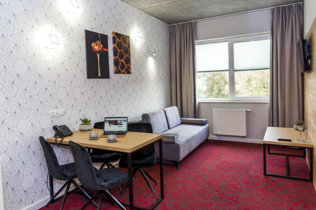 Hotel 107 Rumia Buitenkant foto