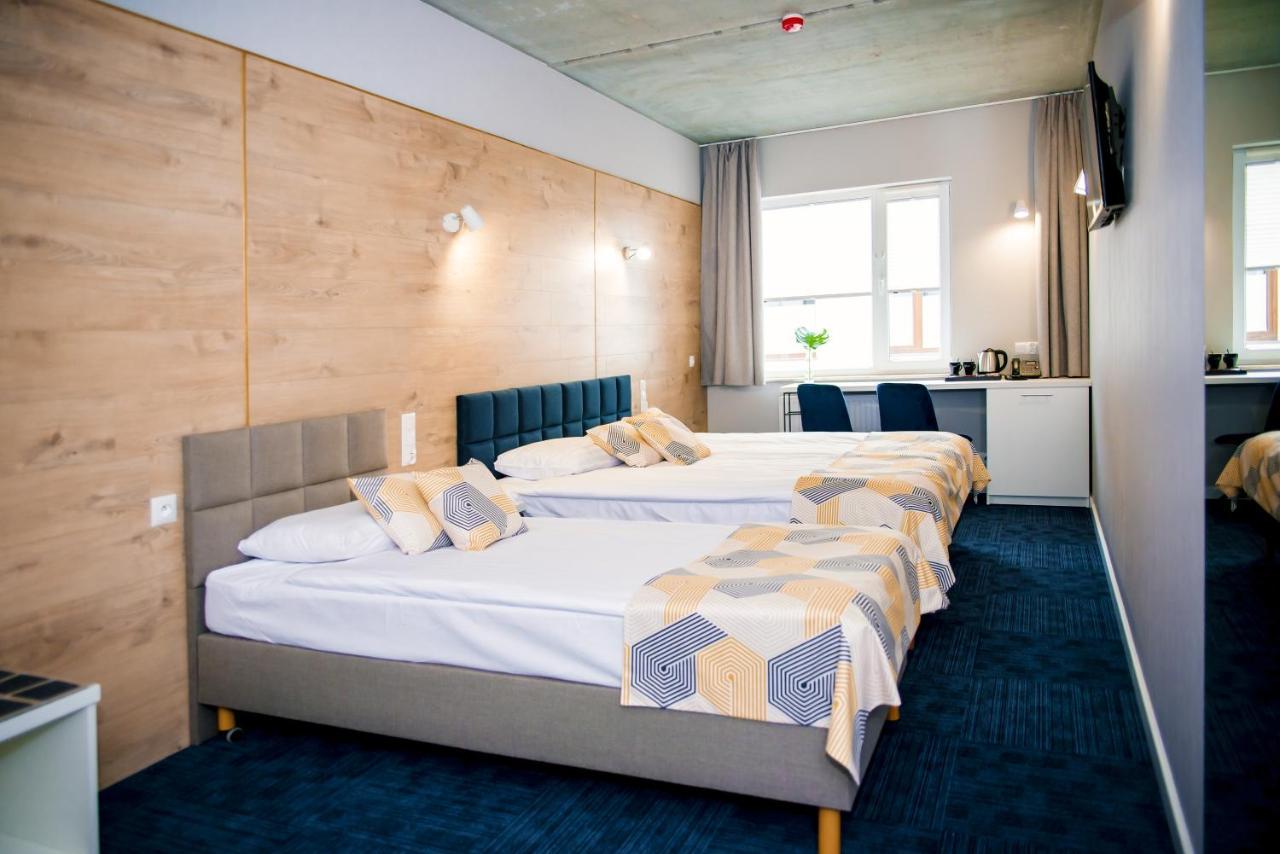 Hotel 107 Rumia Buitenkant foto