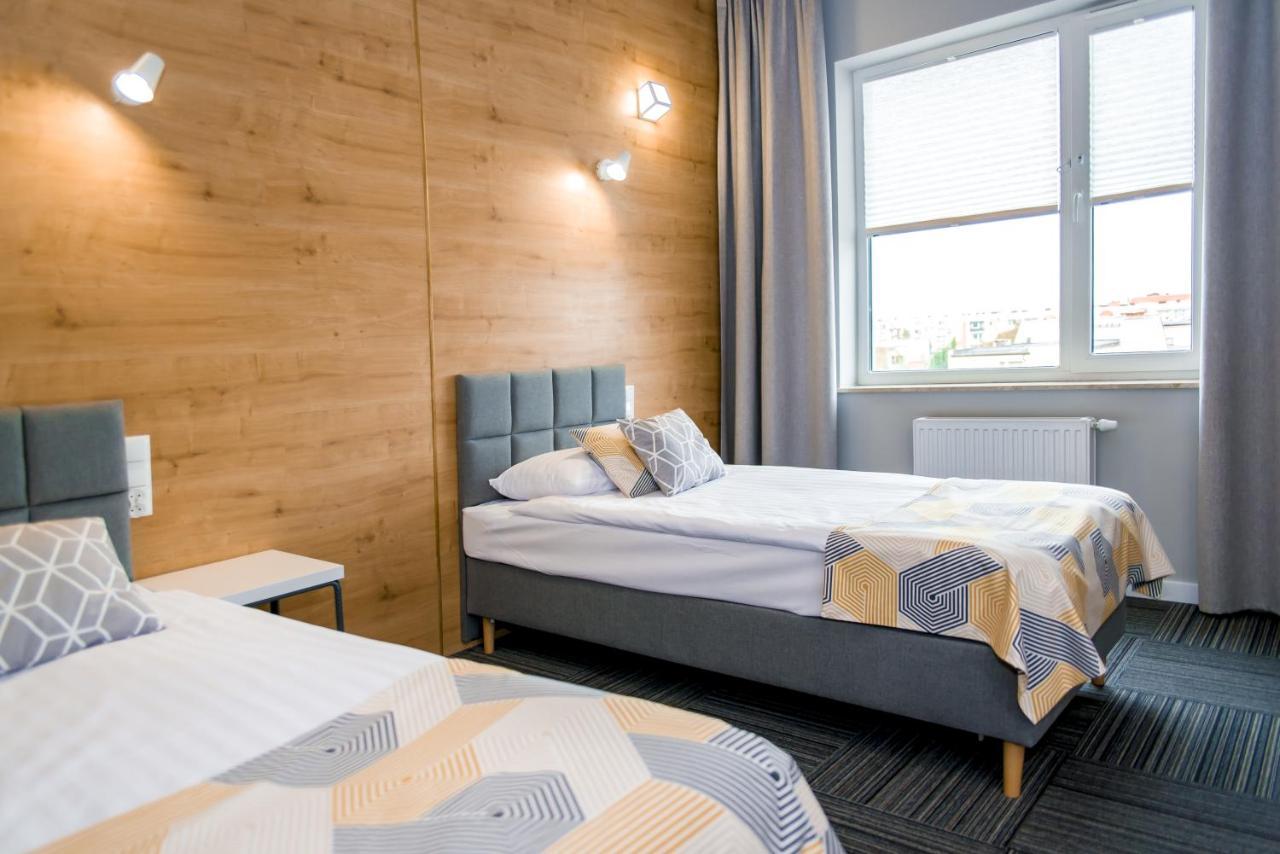 Hotel 107 Rumia Buitenkant foto