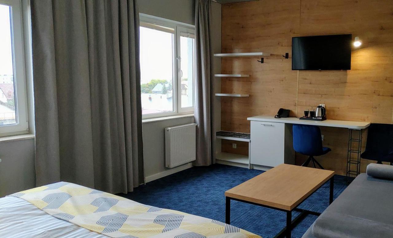 Hotel 107 Rumia Buitenkant foto