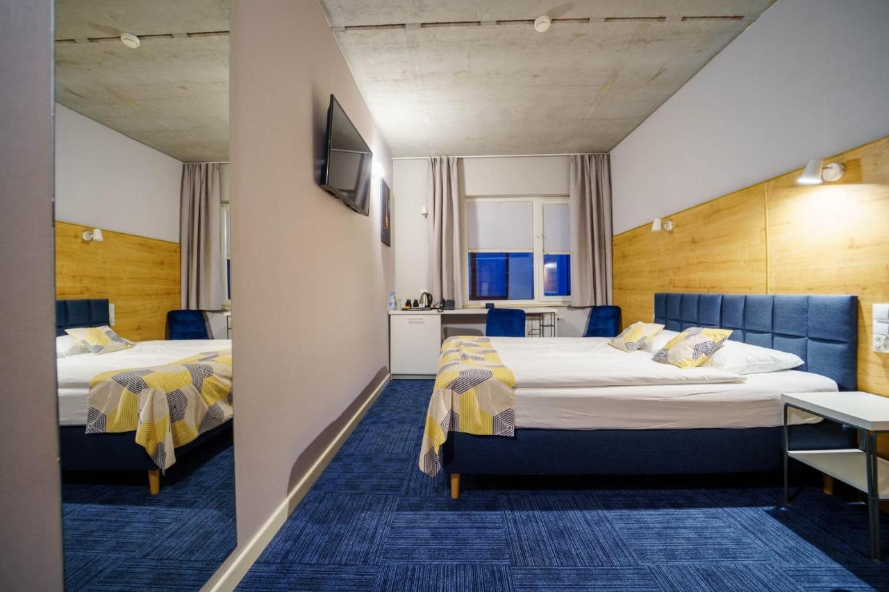 Hotel 107 Rumia Buitenkant foto